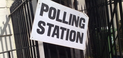 1024px UK polling station sign